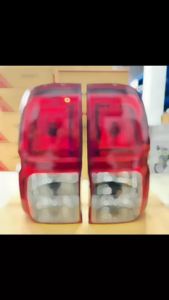 ไฟท้าย Toyota Hilux Revo ปี 2015-2023 มีชุดสายไฟ [ไม่มีหลอดไฟ] *สินค้าขายเป็นข้าง* #MAX-B-096[KX-B-096] R/L