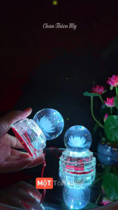 Đèn Pha Lê Cầu Nguyên Khối Cao Cấp CHÂN THIỆN MỸ Có LED Nhiều Màu Trang Trí Bàn Thờ PLC-17