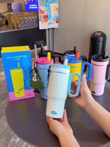 750ML Vacuum Insulated Cup with Straw Portable Handle Car Cup Inner Liner Made of 316 Stainless SteelDouble-Layer Thermal Mug Tumbler Coffee Cup Gift for Birthdays