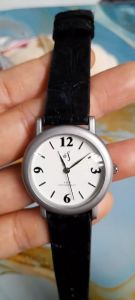 Đồng hồ nữ éS size:32mm sang trọng dây da second hand đã qua sử dụng