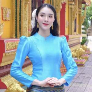 เสื้อไทยบรมไหมลาวสี่เส้นอัดกาวแน่นแน่นทั้งตัว