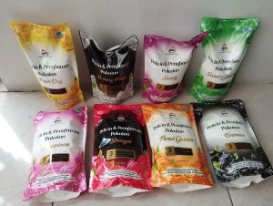 Pelicin Pakaian Laundry Refill 900ml - Pelicin Pakaian Setrika Refill - Pelicin Pakaian BRM Refill - Pelicin Pakaian Mawar Refill