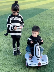 Toddler Electric Drift Bike with Music & Light Show 360° Rotation Remote Control Spacious Ergonomic Seat Stable 5 Wheels Rechargeable Battery Kids Electric Balance Scooter for 1-6Y Kids