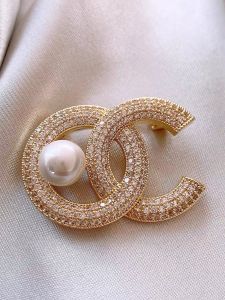 Full Drill Pearl Womens Brooch Pin Anti-Light High End Elegant Floral Brooch Pin Fashionable Accessory Fresh Outburst Style