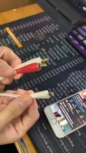 Dây điện thoại ra loa - Dây lighning ra av RCA Chính hãng JSJ loại 1m8
