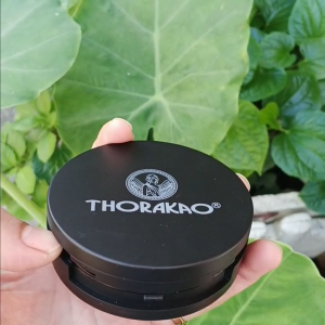 Phấn Phủ Thorakao Kiềm Dầu Dưỡng Trắng Da Kim Tuyến 13gr