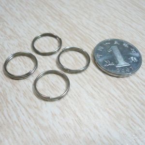 จี้โลหะสองวงแหวนทำมือ หัวเข็มขัดเชื่อมต่อกัน แหวนเหล็กสองชั้น หัวเข็มขัดกุญแจ อุปกรณ์สำหรับผูกผ้าม่าน เครื่องประดับแฟชั่น