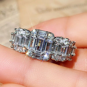 Huitan Fashion Promise Rings for Women Silver Color Band with Dazzling White Cubic Zirconia Statement Finger-ring Female Jewelry