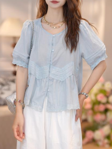 Shalldoer | เสื้อเชิ้ตผู้หญิงคอตั้งแขนยาวป้องกันแสงแดดลายลูกไม้สไตล์ใหม่ฤดูร้อน 2025 ทรงหลวม สไตล์ลำลอง ปกเสื้อสีพื้น