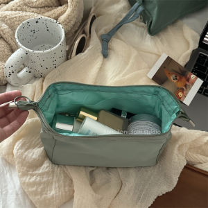Large Capacity Waterproof Makeup Bag Travel Portable Green Color Sweet Japanese Style Bathroom Kit Storage Bag for Every Day