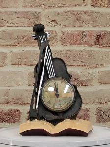 Must-have European Retro Style Display Phonograph Creative Home Decoration for Living Room, Restaurant, and Wine Cabinet