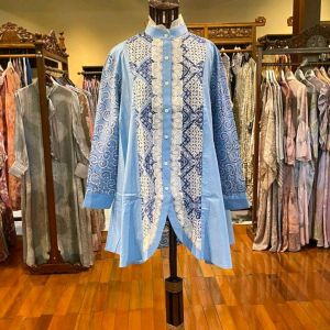 Tunik Katun Kombi Renda by Dian Pelangi LIMITED EDITION Blouse Baju Atasan Kemeja Blus Outfit Casual Formal Kerja Kantor Pesta Pernikahan Kondangan Lebaran Wanita Hijaber Cantik Anggun Modis Modern Simple Elegan Mewah Model Korea Terbaru Motif Batik