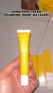 Sunscreen SPF 30 PA+++ Krim Pelindung Dari Sinar Matahari + UV Perfect Shield / Sunscren Anti Air & Keringat