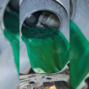 แผ่นยางรองสำหรับถ่ายน้ำมันเครื่อง แผ่นกรวยใส่น้ำมันสำหรับรถแบบพับได้ แผ่นรองน้ำมันเครื่อง สินค้าพร้อมส่งทั่วไทย