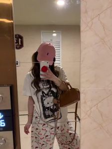 T-Shirt Wanita Lengan Pendek Motif Kucing Kartun - Katun Tipis Bernapas 2025  Desain Korea Streetwear Oversize Slim Fit  Baju Kasual Ukuran Besar Kerah Bundar Gaya Manis Premium  Modis  Serbaguna  Gadis manis pedas  Tops  Slip - on  Manis dan keren