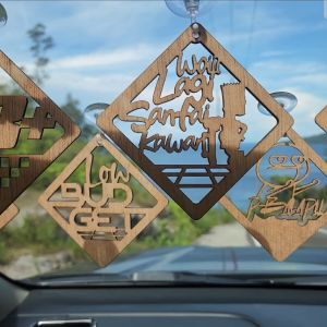 Gantungan Kaca Mobil Terbaru: Aksesoris Mobil Laser Cutting & Hiasan Tempel Kaca Truk Bus