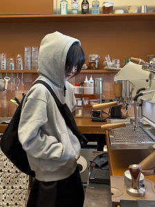 เสื้อสเวตเตอร์ฮู้ดคอกลมแขนยาวทรงหลวมสไตล์อเมริกันสำหรับผู้ชาย เสื้อชั้นในฤดูใบไม้ผลิและฤดูใบไม้ร่วง เสื้อชั้นในลำลอง