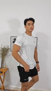 Musculo เสื้อยืดกีฬา lycra ทรงชายโค้ง - เสื้อยืดที่สุดสำหรับกีฬาทรงชาย