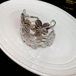 Floral Open Hand Bracelet Womens Metal Minimalist Style Commute Jewelry Exaggerated Accessory out New Fashion Trend