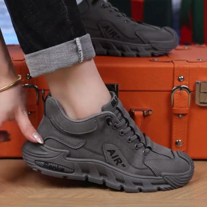 Pishops  ราคาดีงาม รองเท้าผ้าใบแฟชั่นทรงสปอร์ต สวมใส่ง่าย ใส่สบายเท้า  มีให้เลือกหลายสี ใส่ได้ทุกโอกาส พร้อมส่งแล้วน๊า