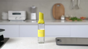 Tempat Minyak Goreng Kaca Dengan Tutup Otomatis Dan Design Minimalis