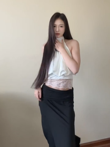 Áo Tank Top Nữ Cổ Yếm Viền Ren Dáng Ôm Hở Lưng Thời Trang Mùa Hè