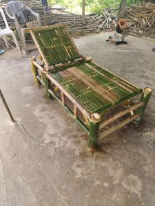 เตียงนอนไม้ไผ่ปรับระดับได้ ขนาด 150 เซนติเมตร กว้าง 90 เซนติเมตร เคลือบเงา