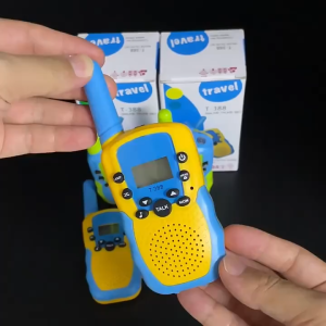 【SKIT SG】T-388 Kids Walkie Talkie 2pcs Set / 3pcs Set Two Way Radio 22 Channels Push To Talk Long Range 3-5KM LCD Screen Flashlight Portable Communication Toy for Children Outdoor Adventure Camping Hiking Family Game Gift