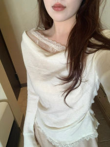 CHOEFULYN | White Off-Shoulder Lace Knit T-Shirt