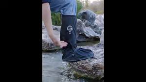 【พร้อมส่งจากไทย】รองเท้ากันน้ำ กันฝน กันน้ำเข้า กันพื้นยางกันลื่น เกาะพื้นแน่น ใส่เดินสบาย รุ่นใหม่pvcแบบหนา S-2XL