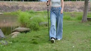 Qunature Gậy đi bộ leo núi 3 phần hợp kim nhôm điều chỉnh được leo núi leo núi cực siêu nhẹ chống trượt bên ngoài khóa outerdoor thể thao Gậy đi bộ đường dài