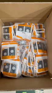 Case AirTag Bentuk Kartu Silicone Holder Untuk Dompet Desain Minimalis Anti Lost