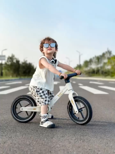 Kids Balance Bike Push Bike Balancing Scooter Sliding Bike No Pedal Baby Walking Bike Self-walking Baby