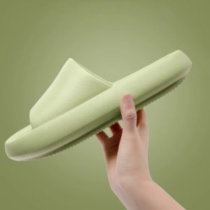 NQshop ห้ามพลาด รองเท้าแฟชั่น รองเท้าแตะผู้หญิง รองเท้าแตะแบบสวม รองเท้าสีพาลเทลละมุน พื้นหนา เหมาะกับทุกที่ใส่ในบ้านก็ดี ใส่ข้างนอกก็ปัง