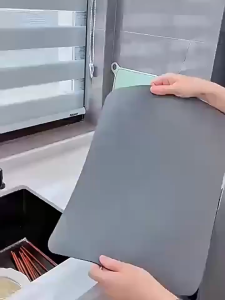 เคาน์เตอร์ครัวดูดซับแผ่นท่อระบายน้ำอ่าดซับจานเสื่ออบแห้งก๊อกน้ำ Pad สำหรับห้องครังล้างหน้าสาดหลักฐานแผ่นอบแห้งเครื่องชงกาแฟเสื่อดู