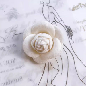 Elegant Tea Rose Brooch Pin Womens High-end Fashion Design Vintage Specialty High-quality Female Chest Flower Pin