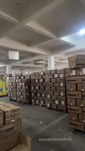 Come to Xinwei in Spring VC Whitening Mask Hydrating Moisturizing Blemish Removal Brightening Skin Tone Night Owl Student Affordable