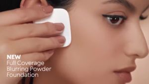 KIKO Milano Bedak Padat Weightless Perfection Wet and Dry Powder Foundation Matte Finish 12g