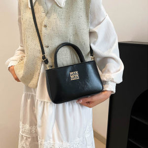 2025 new style retro foreign girls hand bag minority parent-child crossbody bag mouth red envelope large capacity
