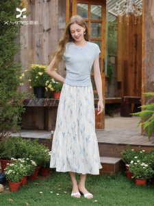 XIANGYING | Slim Fitting Lightweight Short Sleeve Shirt Blue Round Neck