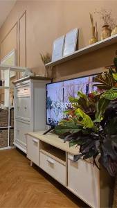 Pira Metropolis - Belatrix TV120 Meja TV / Rak TV