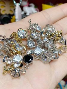 จี้โลหะผสมชุบทองแดงประดับเพชรเซอร์โคเนียรูปตัวตลก เครื่องประดับ DIY สำหรับสร้างสรรค์ เครื่องประดับแฟชั่นใหม่