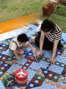 Picnic Mat Moisture Proof Pad Thickened Outdoor Tent Camping Beach Mat Picnic Outdoor Waterproof Lawn Mat Picnic Blanket