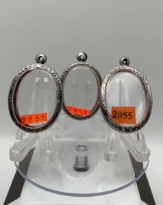 2055 หนา/กลาง/บาง ตลับพระ กรอบสแตนเลสลายไทย ล็อกเก็ต (เหรียญวงรี) เนื้อว่าน ขนาดวงใน 3.2*4.1 ซม. ขนาดใส่สวย 2.8*3.8 ซม