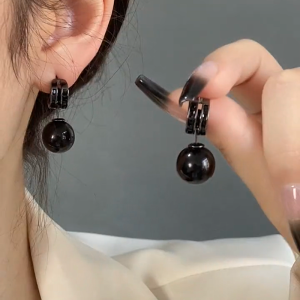 Fashionable Retro Black Beaded Earrings Women Simple Versatile Two-Way Wear High-End Sensation Elegant Jewelry Accessories