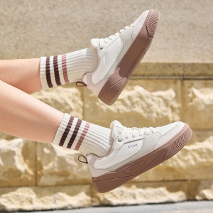 Erke | Giày Sneaker Nữ Đế Dày Màu Trắng