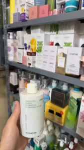 Nước tẩy trang dưỡng ẩm Innisfree Green Tea Amino Cleansing Water 320ml - Mẫu mới 2023