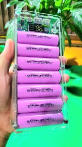 Sạc dự phòng mica trong suốt dung lượng 28.000 mah max 2.4A 12Walt