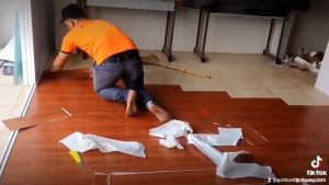 Sàn nhựa bóc dán dày 2mm sàn nhựa giả gỗ sàn nhựa sẵn keo