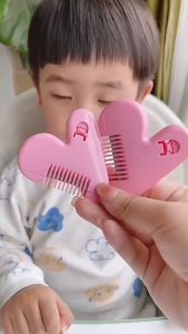 Pisau Sisir Rambut Jepun Dua Sisi Alat Potong Rambut Rumah Untuk Nipis Dan Trim Rambut Japan Import Fasola Double Sided Hairbrush Trimming Knife Blade Haircut Scissors 日本进口家用修发刀刘海打薄梳子理发剪刀削发双面刀片修剪头发 H162